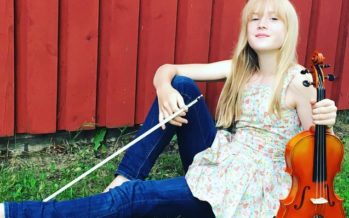 Den 11-åriga violinisten från Estland, Estella Elisheva trollbinder världen med klassiska musikstycken